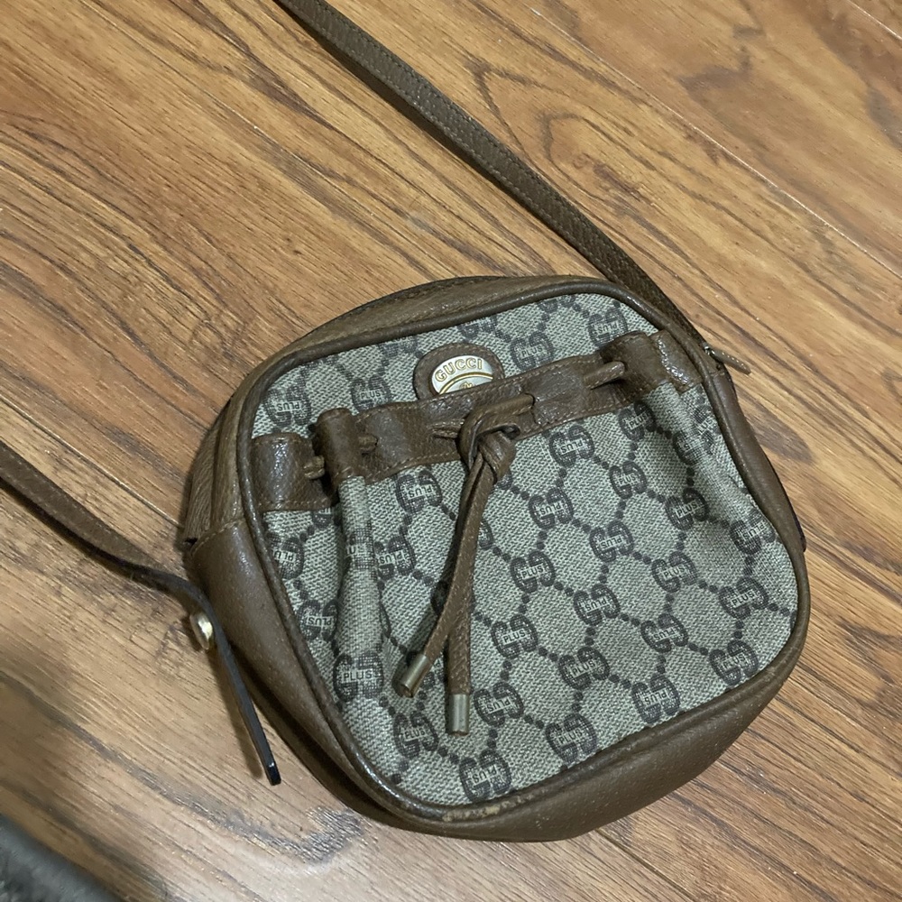 Vintage Gucci Plus Crossbody Bag with Drawstring Front Pocket